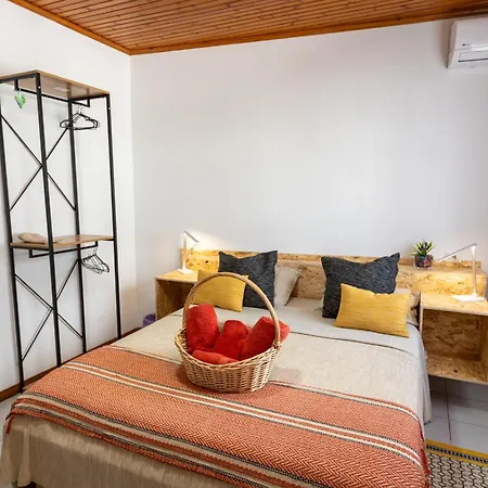 Casa Dos Guerra - 民宿 蓬塔德尔加达